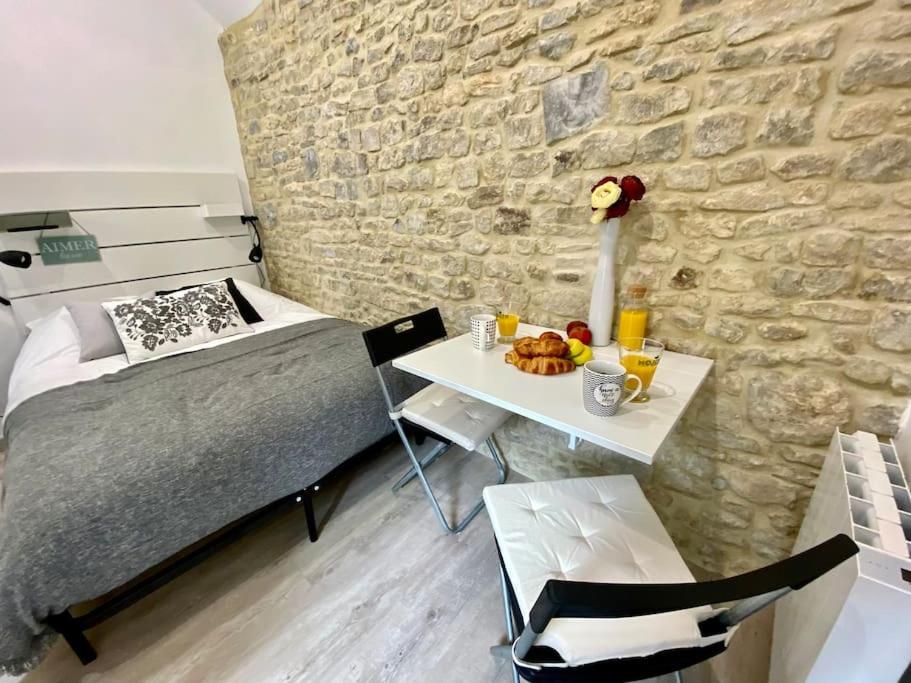 Bed In The City - Appart'Hotel - Historical Center Bayeux Exterior photo